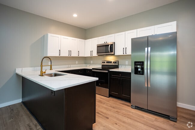 2BR, 1.5BA - 1,056SF - Kitchen