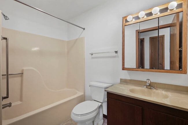 501 Alan Dr, Mount Horeb, WI 53572