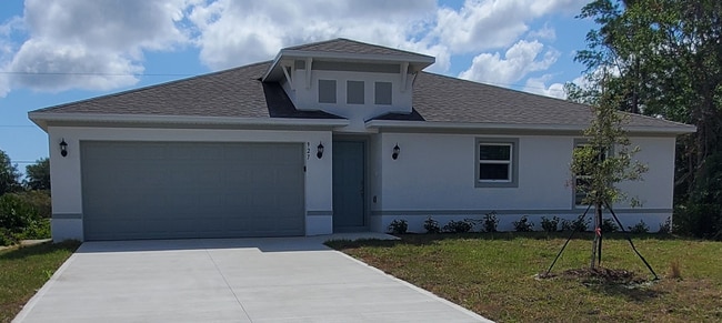 Building Photo - ***BEAUTIFUL 3/2 HOME IN PALM BAY