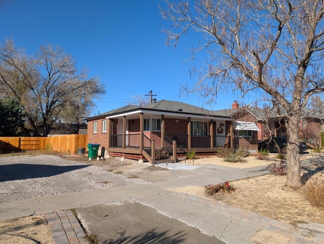 Photo - 1045 Washington St