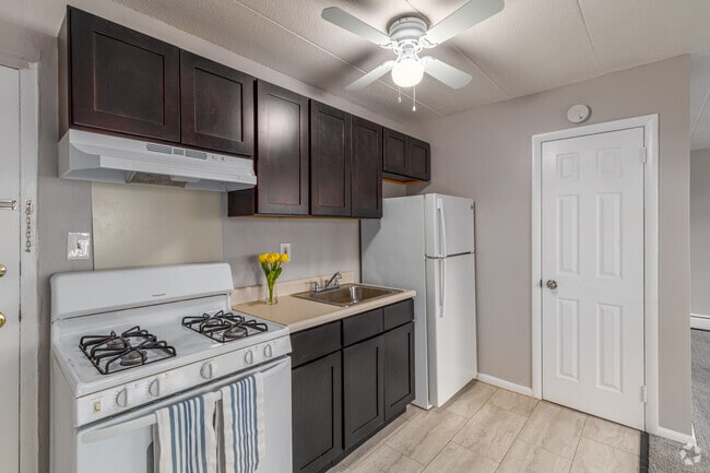 Studio - 465SF - Kitchen - Greenway Village Apartments
