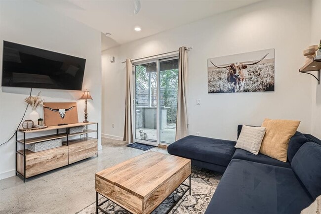 Photo - 2601 Francisco St