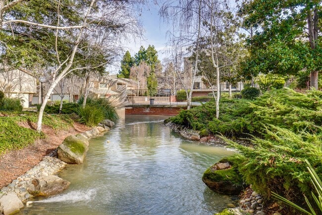 Photo - Beautifully Remodeled 3BR 2.5BA Townhouse in Great Community in Mountain View