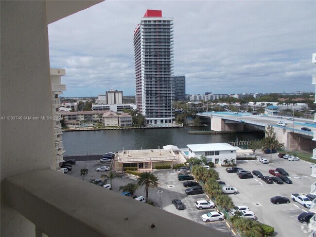 Building Photo - 1825 S Ocean Dr Unit 1006 Rental