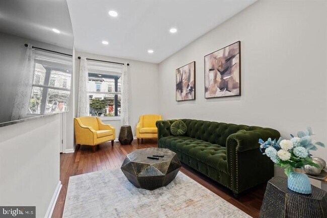 Photo - 444 Kenyon St NW
