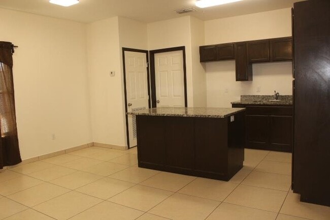 Photo - 3118 Garfield St Unidad 3