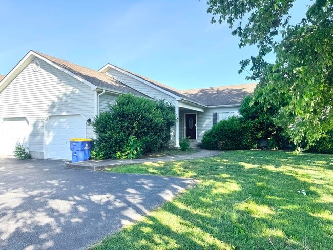 Building Photo - 377 Kenlee Cir