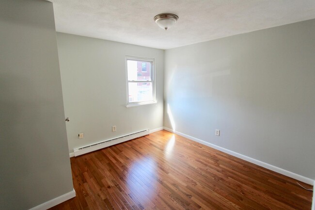 Photo - 627 Beach St Apartments Unit 2R