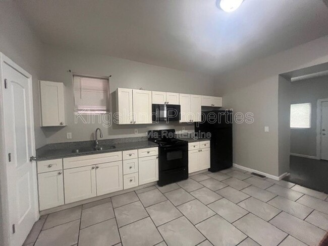 Building Photo - 3220 Nebraska Ave Unit 1f