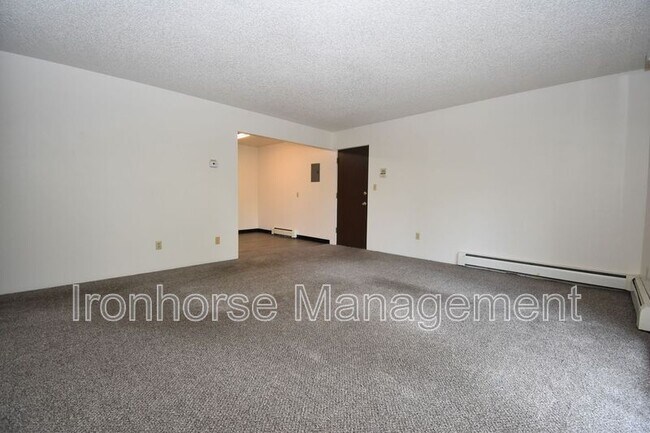 Photo - 805 W Villard St