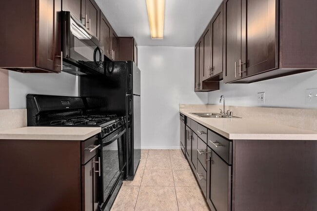 Casa Linda Apartments