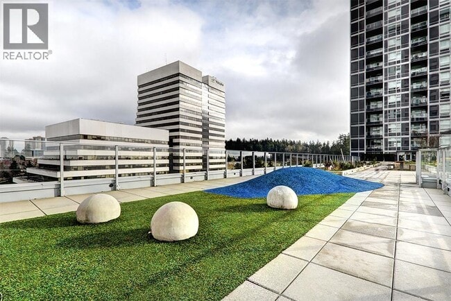 Photo - 5665 Boundary Rd Unité 305