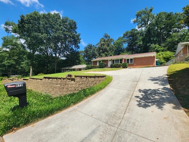 Building Photo - 972 Biltmore Dr NE Rental