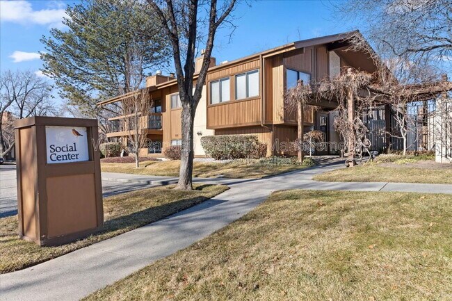 Photo - 6871 Countrywoods Cir Unit H