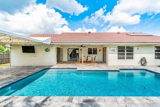 Photo - 1352 Wyndcliff Dr