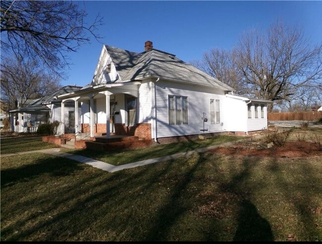 Photo - Beautiful 2 bed/1 bath bungalow for rent
