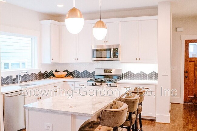 Photo - 2156 Byrum Ave