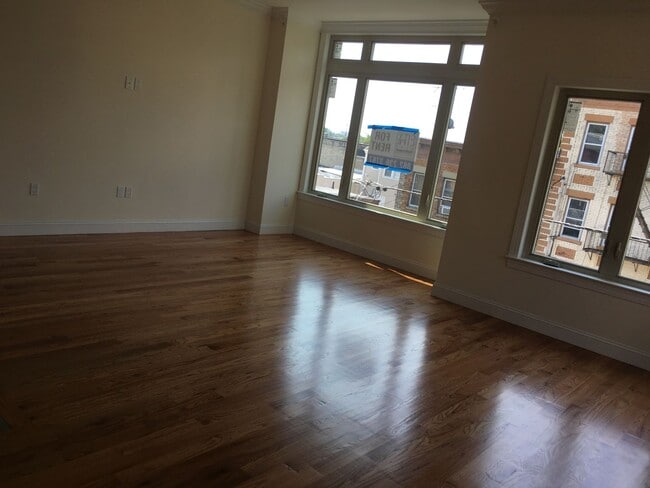 Photo - 194 Parkhurst St Unit 2