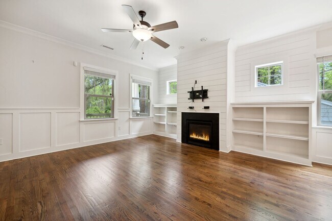 Photo - Gorgeous 4 Bedroom Home in the Heart Of Durham!