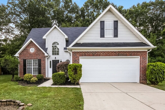 Building Photo - 4006 Brookforest Ln