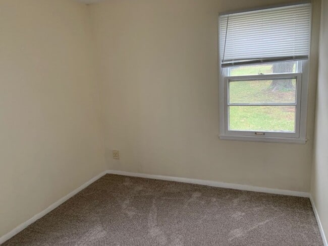 Photo - Neat, well maintained 2 BR house in Bloomington