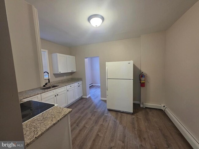 Photo - 331 Ellis Ave