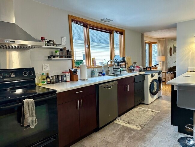 Building Photo - 157 Willow Ave Unit 2 Rental