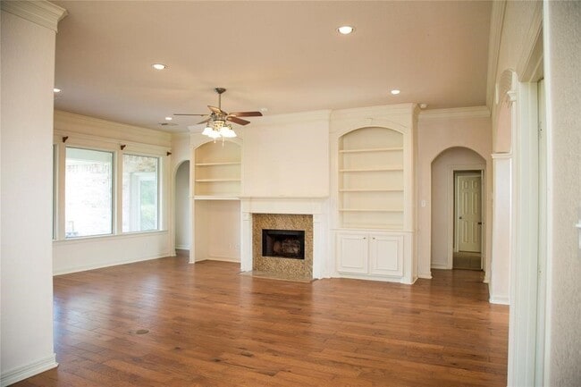 Photo - 2032 Cork St