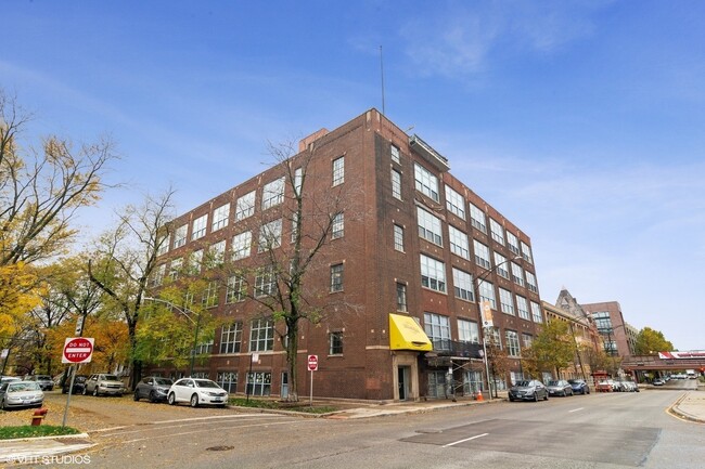 Photo - 1733 W Irving Park Rd Condo Unit 309