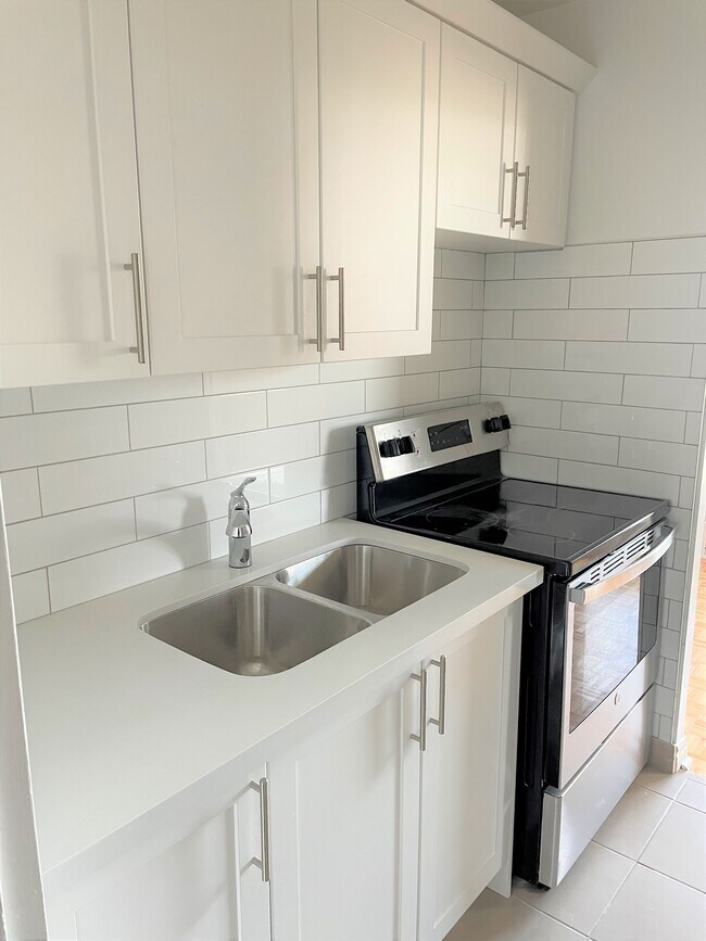 Photo - Riverview Court Apartments