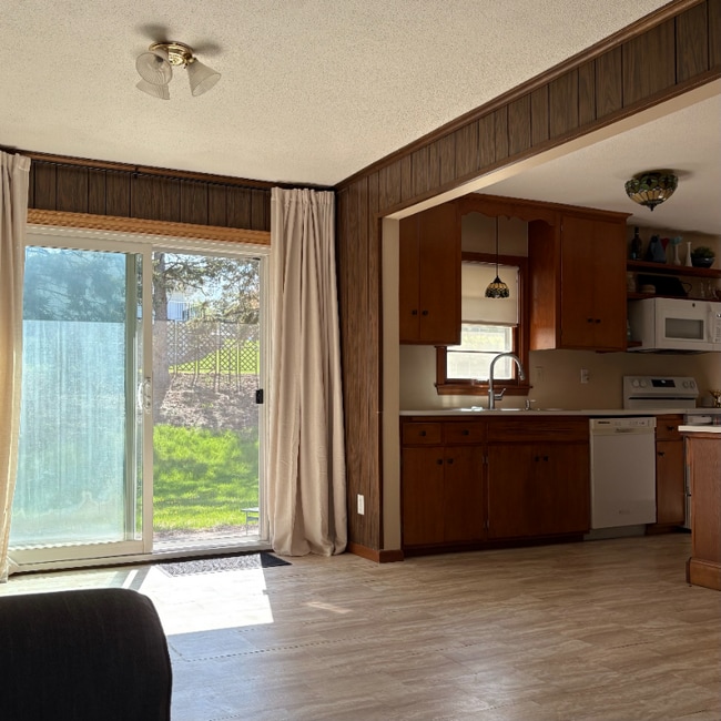 Photo - 8509 Stanley Ave S