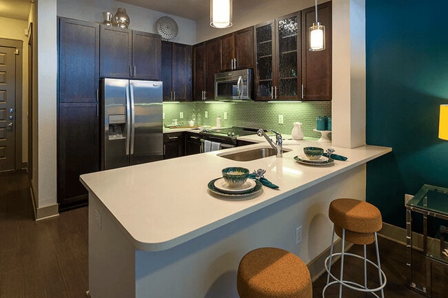 Building Photo - Live in Style – Up to 6 Weeks FREE in Down... Unit CRT1 Rental