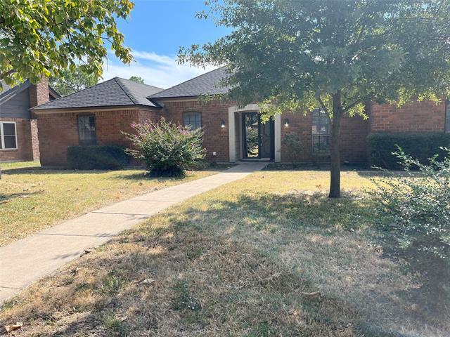 Photo - 213 Circleview Dr S