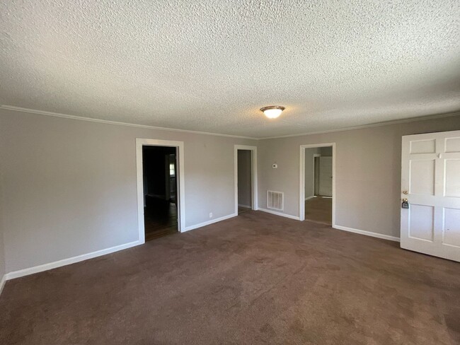 Photo - 3 bedroom 1 bath house available!