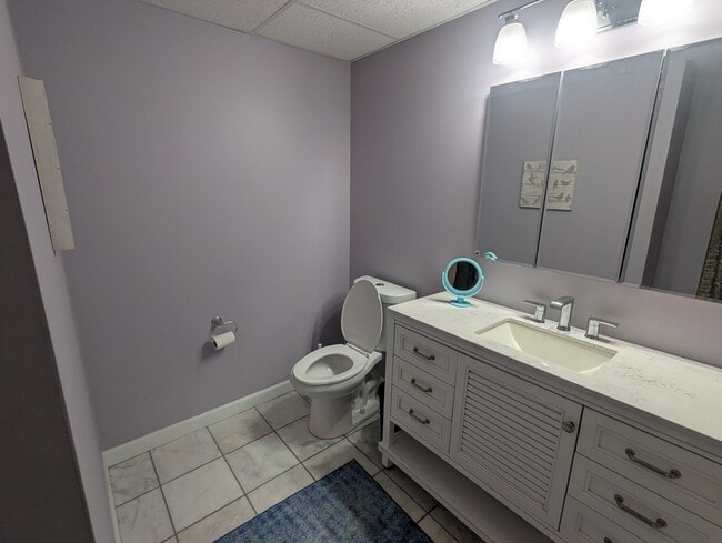 72 Landmark Hill Dr Unit B