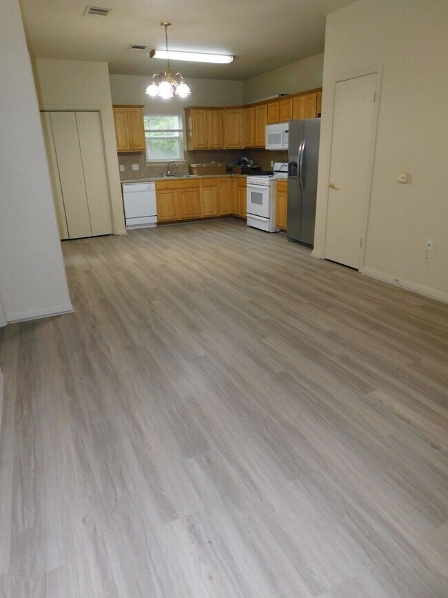 Photo - 1811MAPLE Unit 1811-A MAPLE