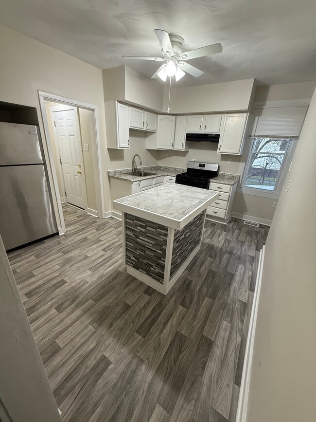 104 Seward Ave