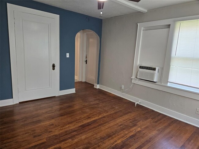 Photo - 610 Chautauqua Ave