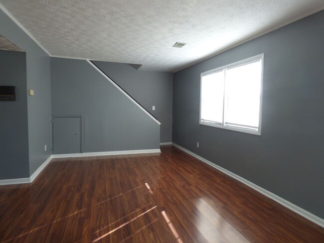 Photo - 372 Redding Rd