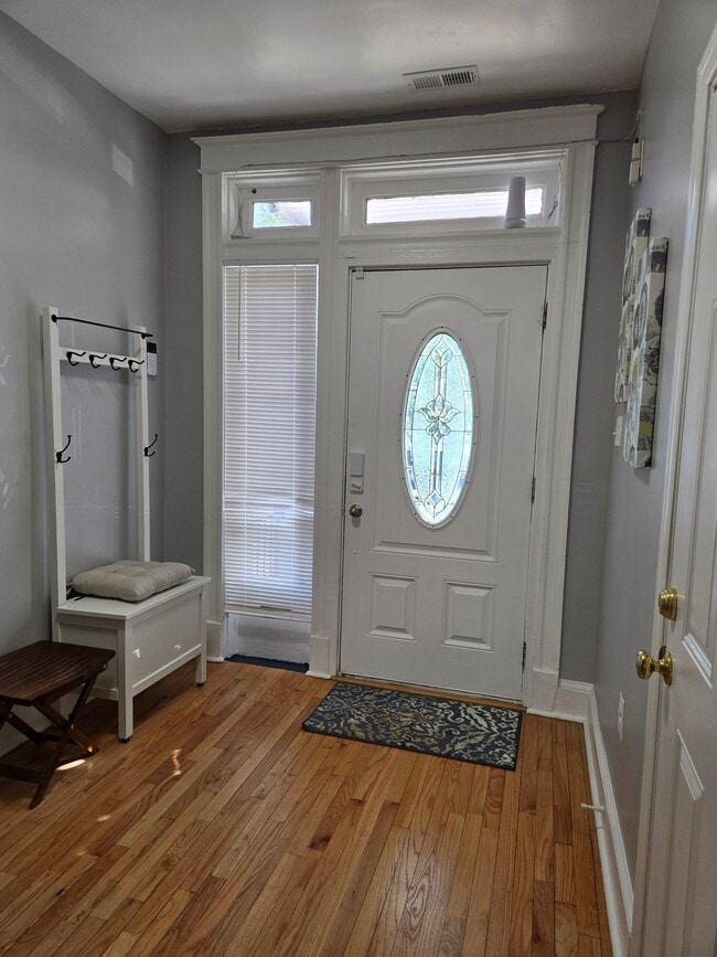 Photo - 411 Hobart Pl NW Unidad 411 Hobart Place