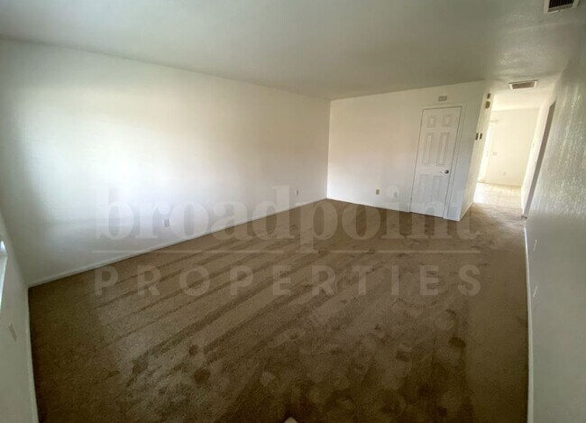 Photo - 1124 N Broadway