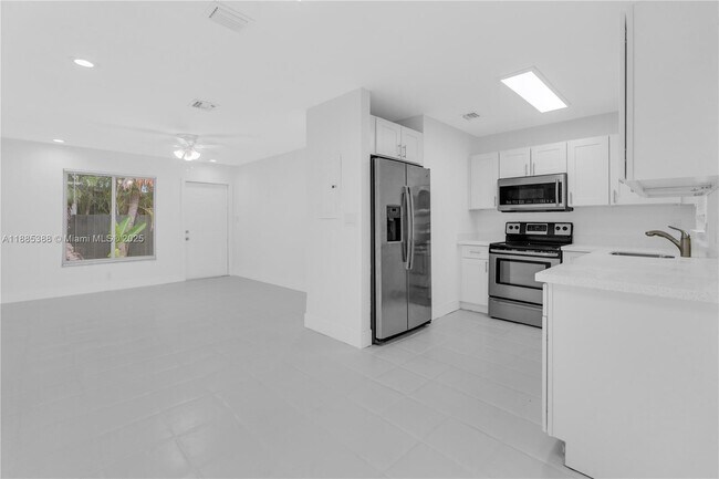 Photo - 1428 NE 2nd Ave Unit 1