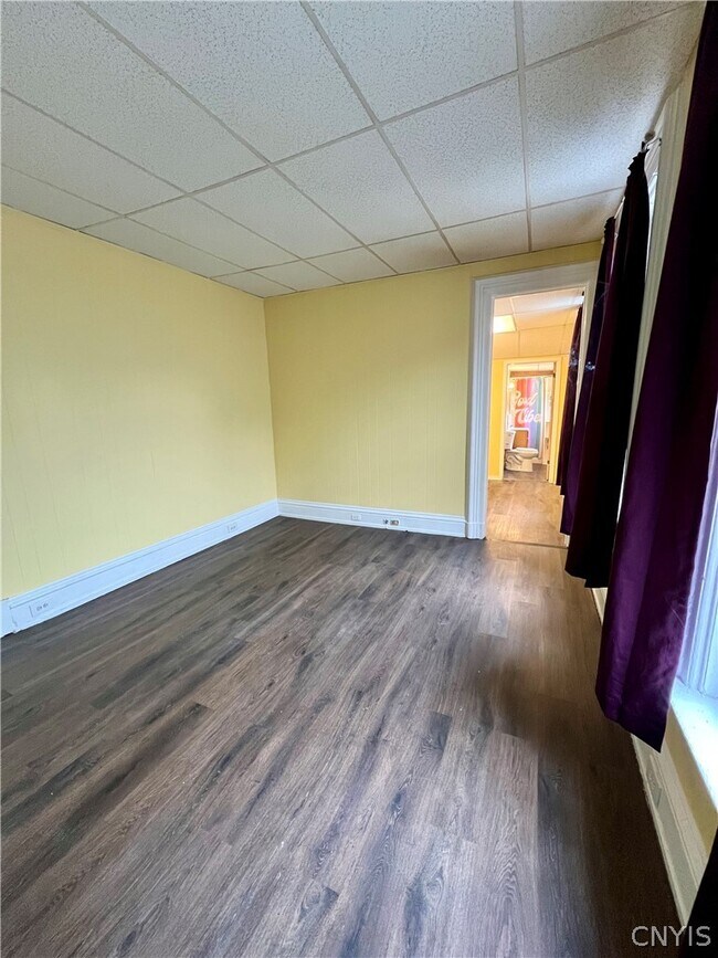 Photo - 146 E 2nd St