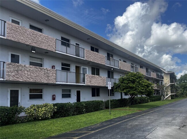 Photo - 5985 Del Lago Cir Unit 119