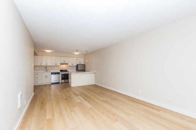 Photo - 345 MacArthur