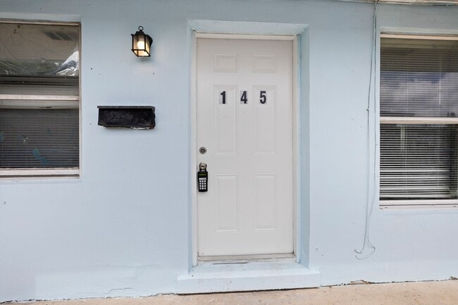 Photo - 143 W 28th St Unit MIDDLE  (145)