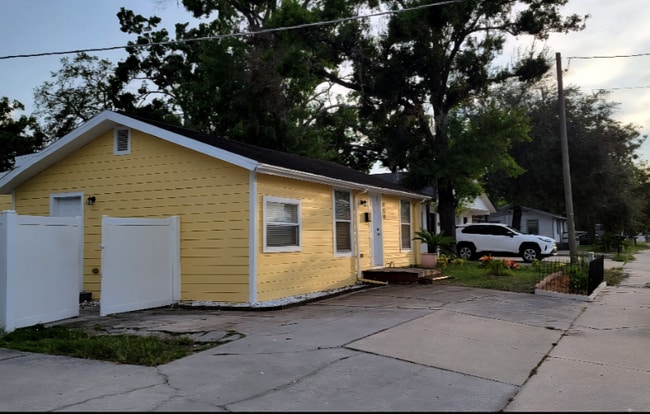Building Photo - 808 W Sligh Ave Rental