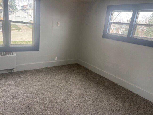 Photo - 1611 Ontario Ave