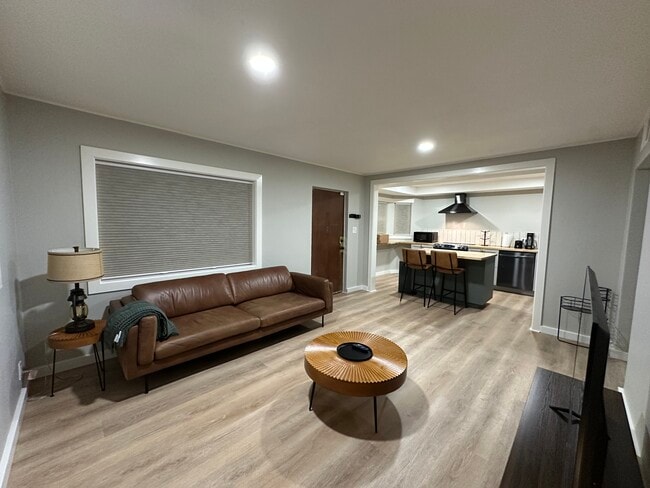 Photo - 407 W Iowa St