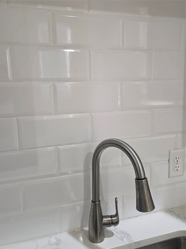 5713 Gulf Fwy Unit B